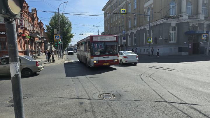 Ситуация с автобусом 284Б в Саратове накаляется: жители жалуются на многочасовые задержки Ситуация с автобусом 284Б в Саратове накаляется: жители жалуются на многочасовые задержки