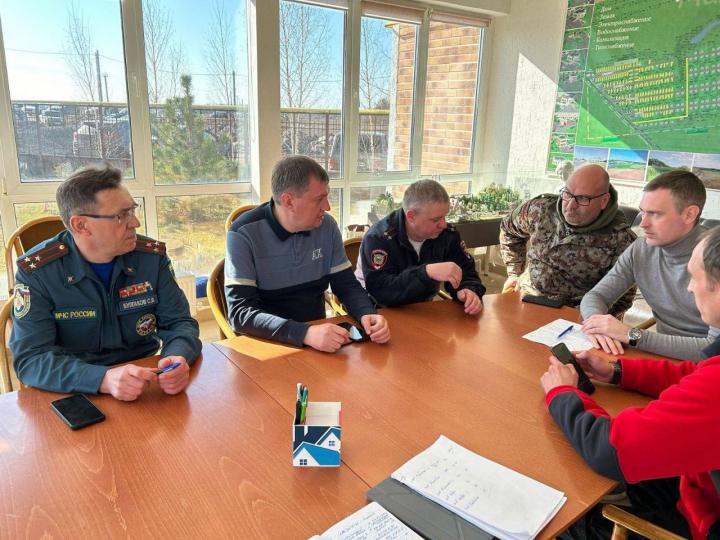 Энгельсские дачники начинают возвращаться на свои участки после атаки БПЛА Энгельсские дачники начинают возвращаться на свои участки после атаки БПЛА