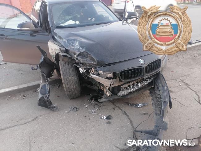В Энгельсе произошла тройная авария: есть пострадавший В Энгельсе произошла тройная авария: есть пострадавший