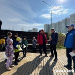 В День космонавтики Николай Панков передал поздравления и подарки детскому клубу поселка Юбилейный
