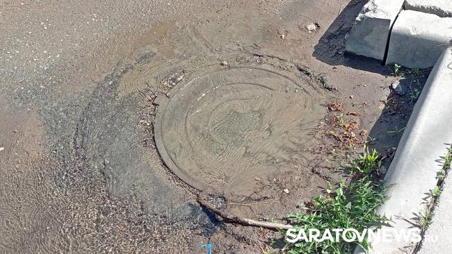 Потоп на 1-м Жилучастке в Саратове: радуются только голуби Потоп на 1-м Жилучастке в Саратове: радуются только голуби