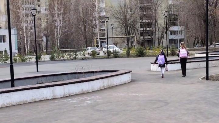 До осени в Саратове завершат 2 этап благоустройства сквера на Прессовой До осени в Саратове завершат 2 этап благоустройства сквера на Прессовой