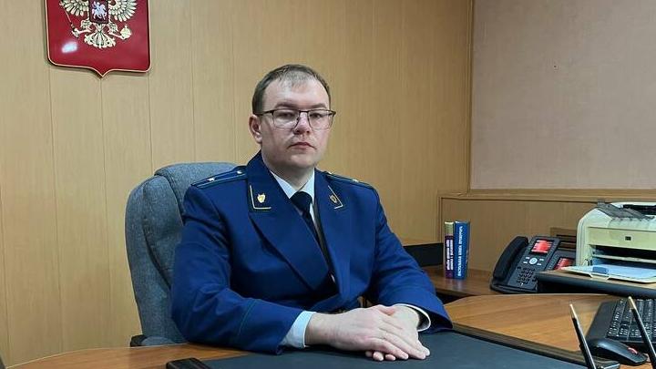 Юрий Чурзин назначен прокурором Ровенского района Юрий Чурзин назначен прокурором Ровенского района