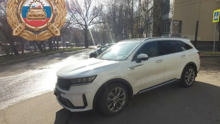 Женщина попала под колеса кроссовера в Ленинском районе Саратова Женщина попала под колеса кроссовера в Ленинском районе Саратова