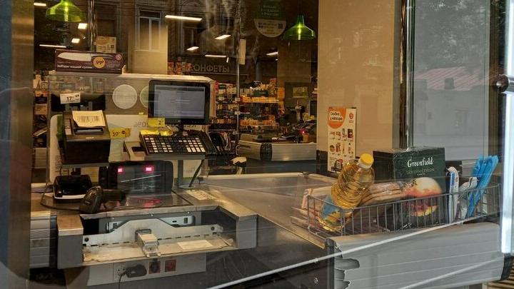 Две жительницы Балашова прятали ворованные продукты в детской коляске Две жительницы Балашова прятали ворованные продукты в детской коляске