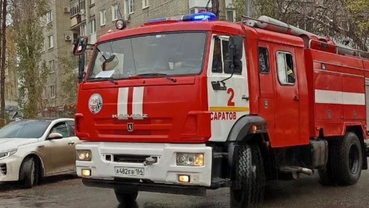 Ночью в Балакове горела квартира в десятиэтажке Ночью в Балакове горела квартира в десятиэтажке