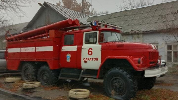 В саратовском селе загорелась иномарка В саратовском селе загорелась иномарка