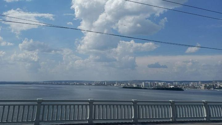 Саратовский студент упал с автомобильного моста в Волгу Саратовский студент упал с автомобильного моста в Волгу