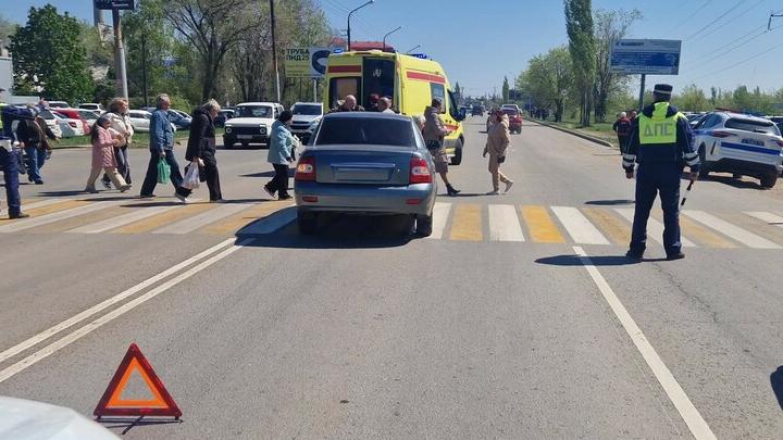 В Энгельсе «Приора» сбила женщину В Энгельсе «Приора» сбила женщину