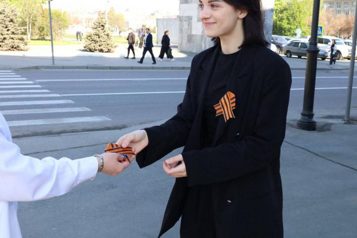 Георгиевская лента возвращается: Саратов присоединился к международной акции Георгиевская лента возвращается: Саратов присоединился к международной акции