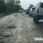 Разбитая дорога к Расловке: дачники ломают машины, чтобы добраться до участков Разбитая дорога к Расловке: дачники ломают машины, чтобы добраться до участков