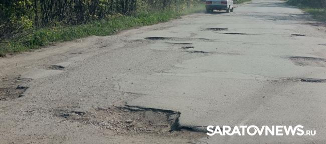 Разбитая дорога к Расловке: дачники ломают машины, чтобы добраться до участков Разбитая дорога к Расловке: дачники ломают машины, чтобы добраться до участков
