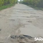 Разбитая дорога к Расловке: дачники ломают машины, чтобы добраться до участков Разбитая дорога к Расловке: дачники ломают машины, чтобы добраться до участков