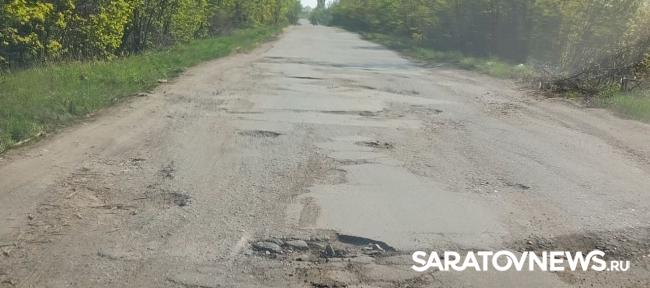 Разбитая дорога к Расловке: дачники ломают машины, чтобы добраться до участков Разбитая дорога к Расловке: дачники ломают машины, чтобы добраться до участков