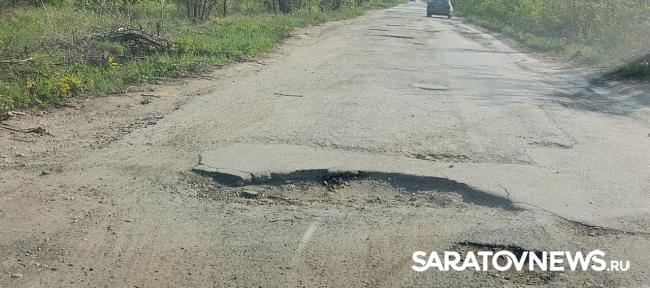 Разбитая дорога к Расловке: дачники ломают машины, чтобы добраться до участков Разбитая дорога к Расловке: дачники ломают машины, чтобы добраться до участков
