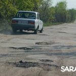 Разбитая дорога к Расловке: дачники ломают машины, чтобы добраться до участков Разбитая дорога к Расловке: дачники ломают машины, чтобы добраться до участков