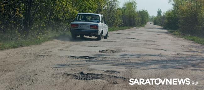Разбитая дорога к Расловке: дачники ломают машины, чтобы добраться до участков Разбитая дорога к Расловке: дачники ломают машины, чтобы добраться до участков