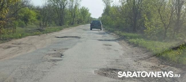 Разбитая дорога к Расловке: дачники ломают машины, чтобы добраться до участков Разбитая дорога к Расловке: дачники ломают машины, чтобы добраться до участков