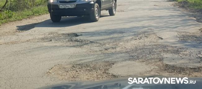 Разбитая дорога к Расловке: дачники ломают машины, чтобы добраться до участков Разбитая дорога к Расловке: дачники ломают машины, чтобы добраться до участков