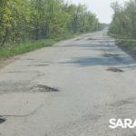 Разбитая дорога к Расловке: дачники ломают машины, чтобы добраться до участков Разбитая дорога к Расловке: дачники ломают машины, чтобы добраться до участков