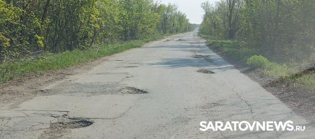 Разбитая дорога к Расловке: дачники ломают машины, чтобы добраться до участков Разбитая дорога к Расловке: дачники ломают машины, чтобы добраться до участков