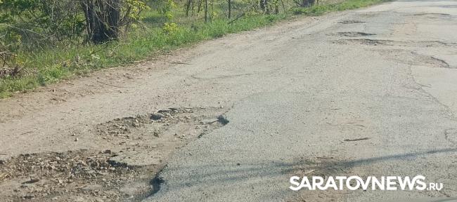Разбитая дорога к Расловке: дачники ломают машины, чтобы добраться до участков Разбитая дорога к Расловке: дачники ломают машины, чтобы добраться до участков
