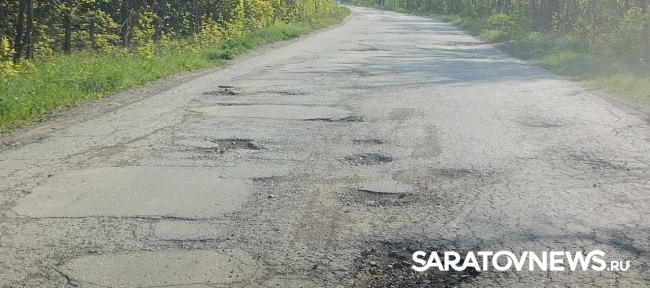 Разбитая дорога к Расловке: дачники ломают машины, чтобы добраться до участков Разбитая дорога к Расловке: дачники ломают машины, чтобы добраться до участков