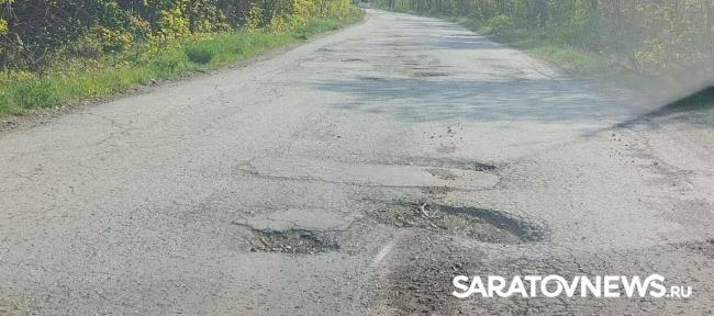 Разбитая дорога к Расловке: дачники ломают машины, чтобы добраться до участков Разбитая дорога к Расловке: дачники ломают машины, чтобы добраться до участков
