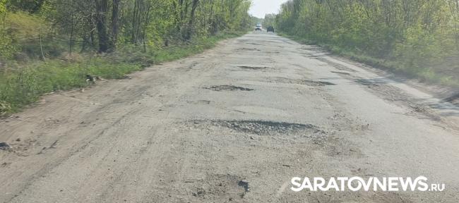 Разбитая дорога к Расловке: дачники ломают машины, чтобы добраться до участков Разбитая дорога к Расловке: дачники ломают машины, чтобы добраться до участков