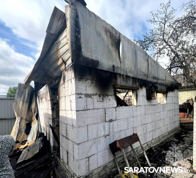 В Петровске горели дом и гараж В Петровске горели дом и гараж
