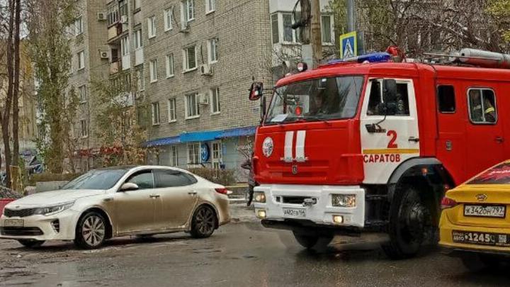 В 10-этажке у театра драмы в Саратове горела квартира В 10-этажке у театра драмы в Саратове горела квартира