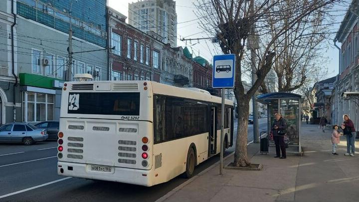 В Саратове закрылось движение двух автобусных маршрутов В Саратове закрылось движение двух автобусных маршрутов