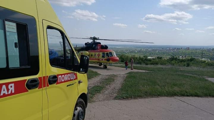 Санавиация доставила в Саратов новорожденную двойню из Вольска Санавиация доставила в Саратов новорожденную двойню из Вольска