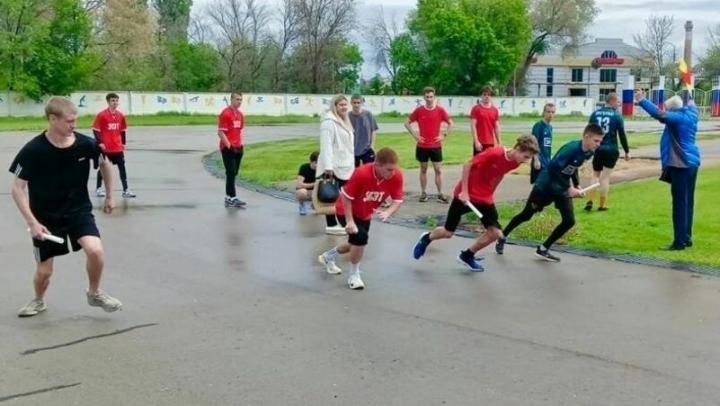 В Энгельсе прошла Спартакиада среди студентов вузов, колледжей и техникумов В Энгельсе прошла Спартакиада среди студентов вузов, колледжей и техникумов