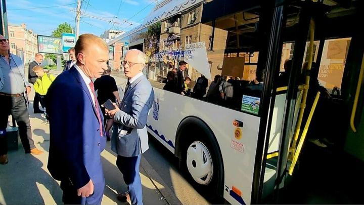 В Саратове проверили автобусы по брутто-контрактам В Саратове проверили автобусы по брутто-контрактам
