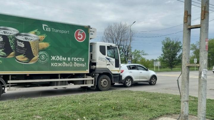 В Энгельсе на улице Студенческой произошло ДТП В Энгельсе на улице Студенческой произошло ДТП
