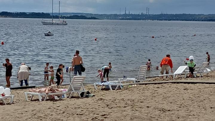 Вода в Волге прогрелась до 16 градусов: какие саратовские пляжи можно посещать? Вода в Волге прогрелась до 16 градусов: какие саратовские пляжи можно посещать?
