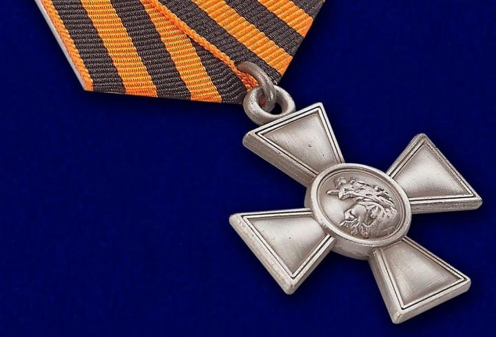 Саратовский боец награждён Георгиевским крестом за подвиг в зоне СВО