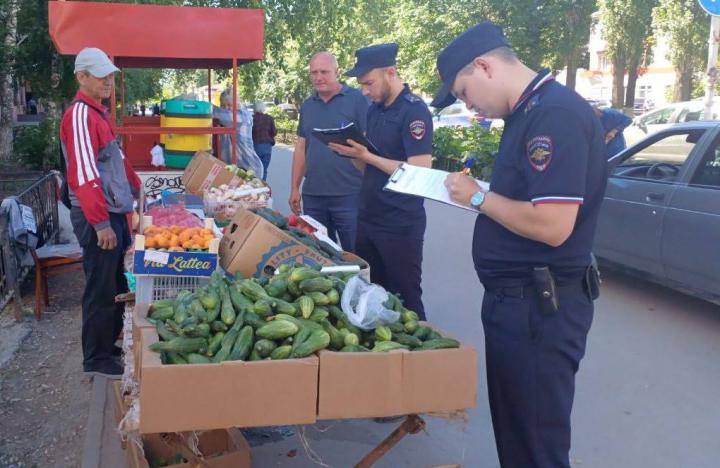 В Энгельсе пресечена несанкционированная торговля В Энгельсе пресечена несанкционированная торговля