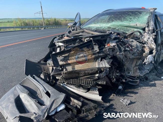 В Саратовской области в ДТП с автобусом погиб водитель, пострадали дети В Саратовской области в ДТП с автобусом погиб водитель, пострадали дети