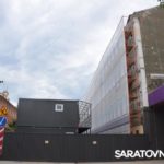 В Саратове на проспекте Столыпина начали реставрировать сгоревшую гостиницу «Россия»