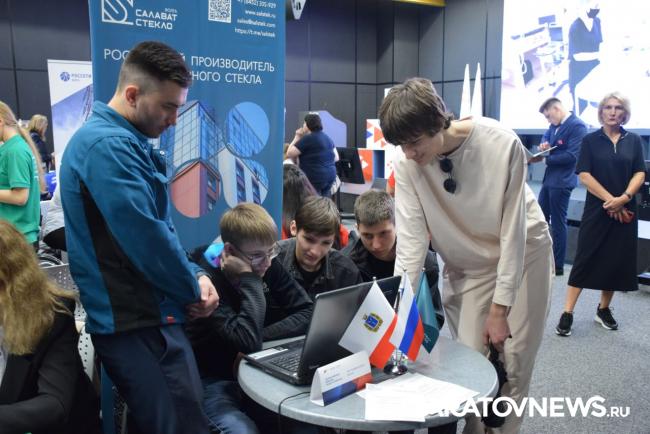 В Саратове ищут сварщиков, айтишников и даже бывших директоров В Саратове ищут сварщиков, айтишников и даже бывших директоров