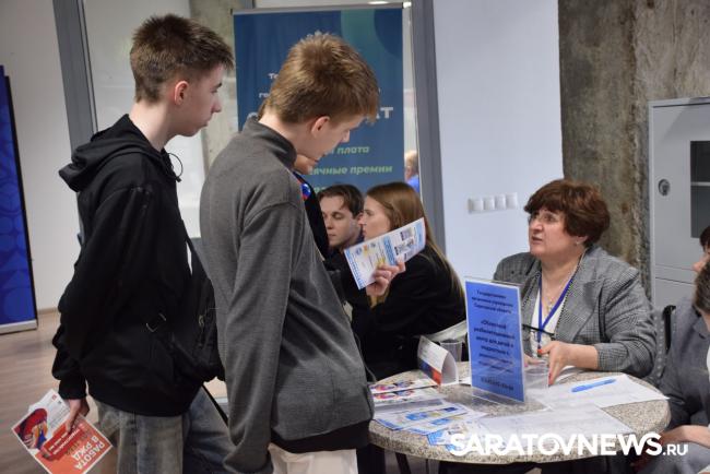 В Саратове ищут сварщиков, айтишников и даже бывших директоров В Саратове ищут сварщиков, айтишников и даже бывших директоров