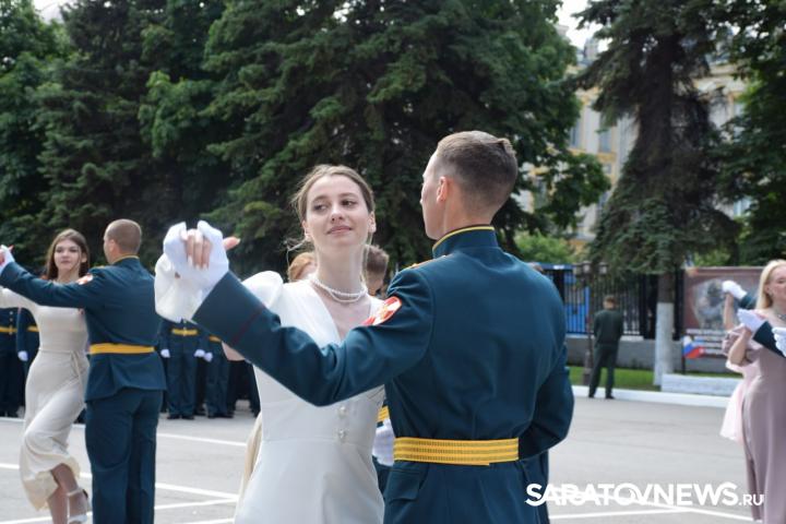 В Саратове состоялся выпускной офицеров института Росгвардии В Саратове состоялся выпускной офицеров института Росгвардии