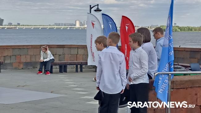 День молодёжи: саратовцы пели, танцевали на набережной и проходили тест на ВИЧ День молодёжи: саратовцы пели, танцевали на набережной и проходили тест на ВИЧ