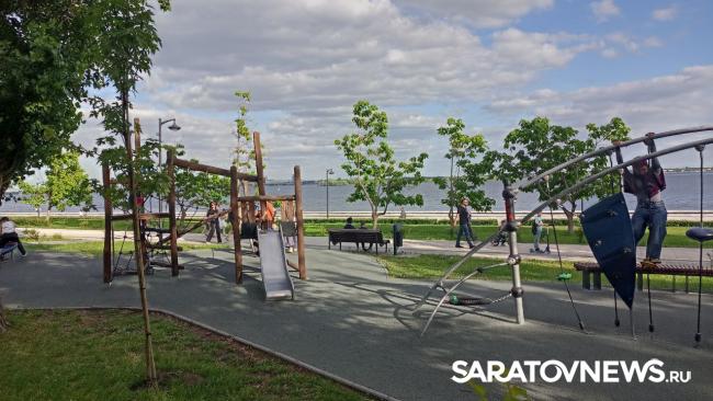 День молодёжи: саратовцы пели, танцевали на набережной и проходили тест на ВИЧ День молодёжи: саратовцы пели, танцевали на набережной и проходили тест на ВИЧ