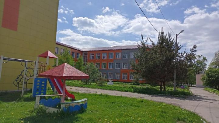 Володин анонсировал масштабный ремонт школьных дворов в Саратове Володин анонсировал масштабный ремонт школьных дворов в Саратове