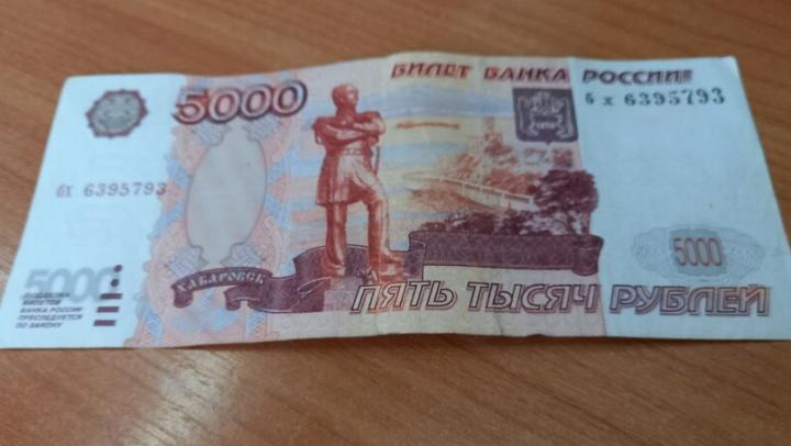 Трое саратовцев вымогали деньги у горожанина Трое саратовцев вымогали деньги у горожанина