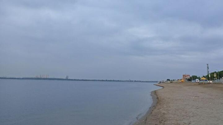 Катер врезался в мол у пляжа в Затоне: водитель в тяжёлом состоянии Катер врезался в мол у пляжа в Затоне: водитель в тяжёлом состоянии
