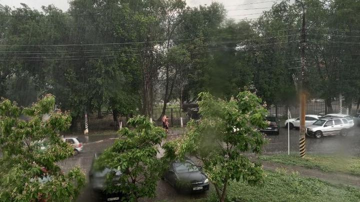 В Энгельсе разгулялась стихия В Энгельсе разгулялась стихия